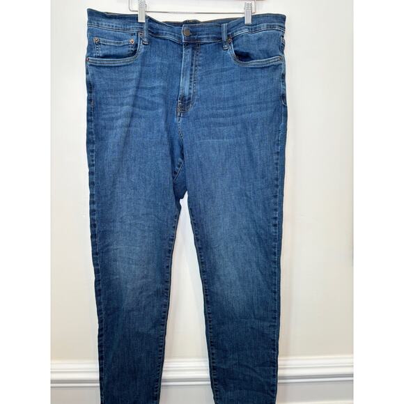 Lucky Brand Blue Jeans Men's 38 x 32 - 412 Athletic Slim Zipper Fly Denim - Picture 2 of 7